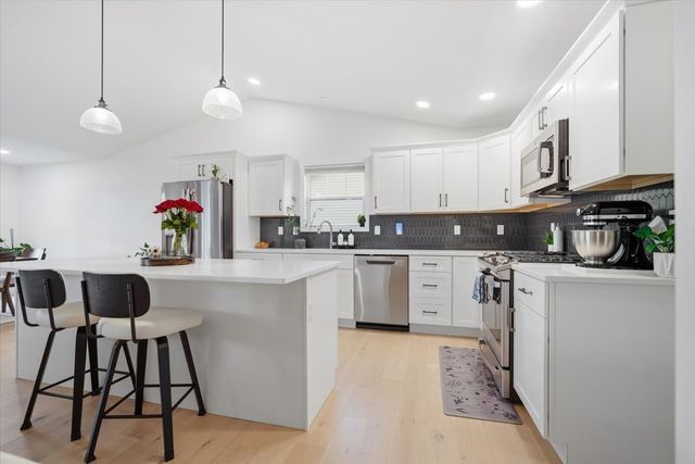 2513 Pampas Lane, Bloomington, IL 61705