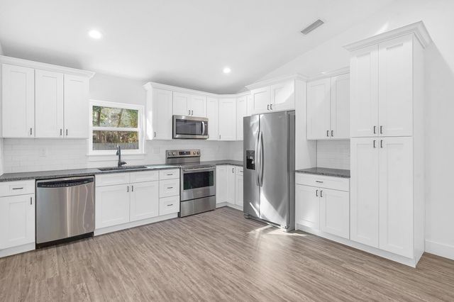 696 Oakland Ave, St Augustine, FL 32084