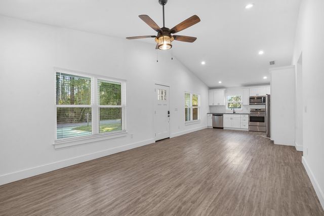 696 Oakland Ave, St Augustine, FL 32084