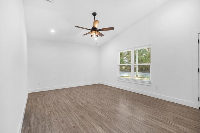 696 Oakland Ave, St Augustine, FL 32084