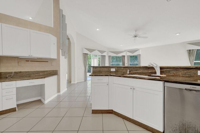 6151 Hook Lane, Boynton Beach, FL 33437