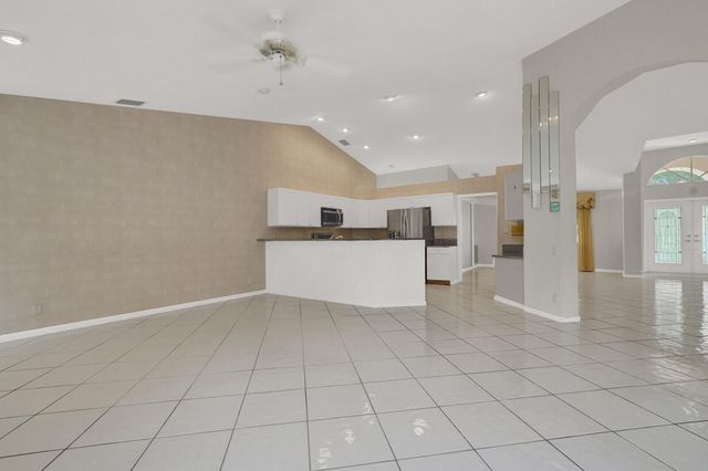 6151 Hook Lane, Boynton Beach, FL 33437