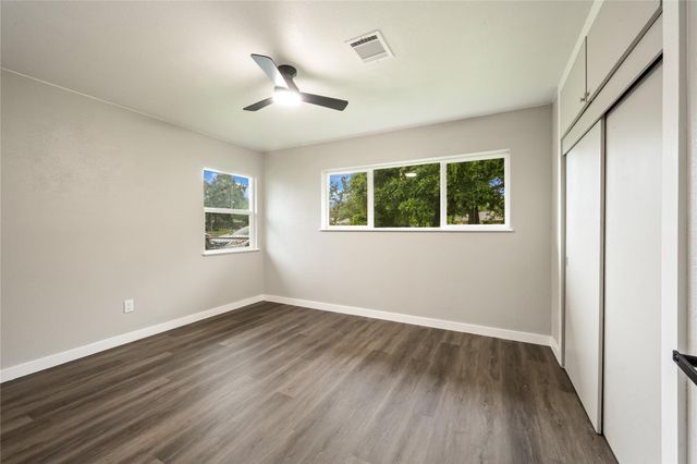 320 Burnett Drive, Baytown, TX 77520
