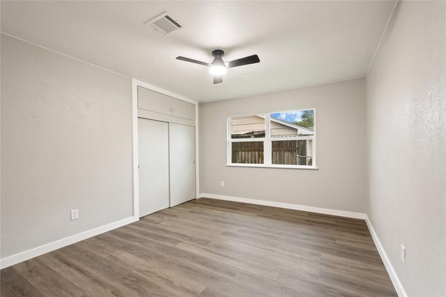 320 Burnett Drive, Baytown, TX 77520