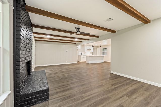 320 Burnett Drive, Baytown, TX 77520