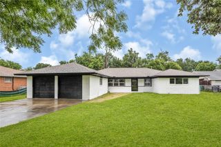 320 Burnett Drive, Baytown, TX 77520