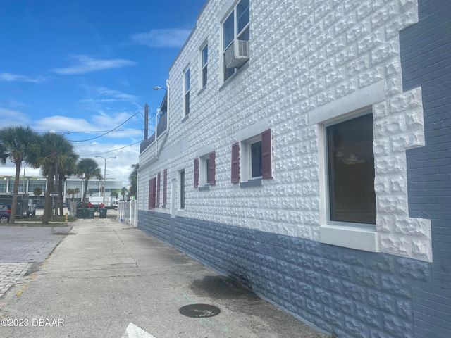 813 Main Street, Daytona Beach, FL 32118