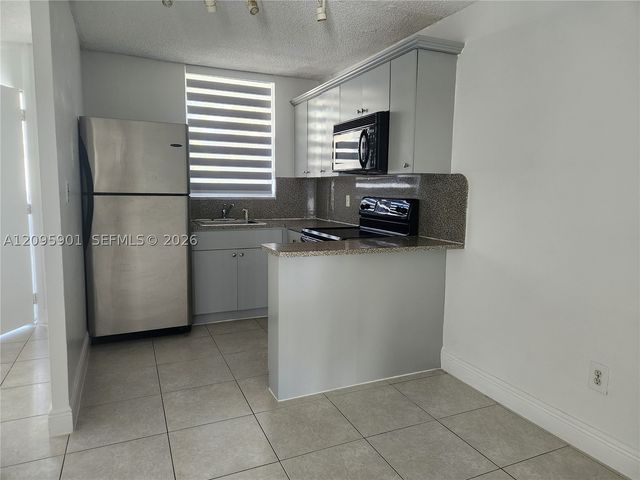 1801 S Treasure Dr 419, North Bay Village, FL 33141