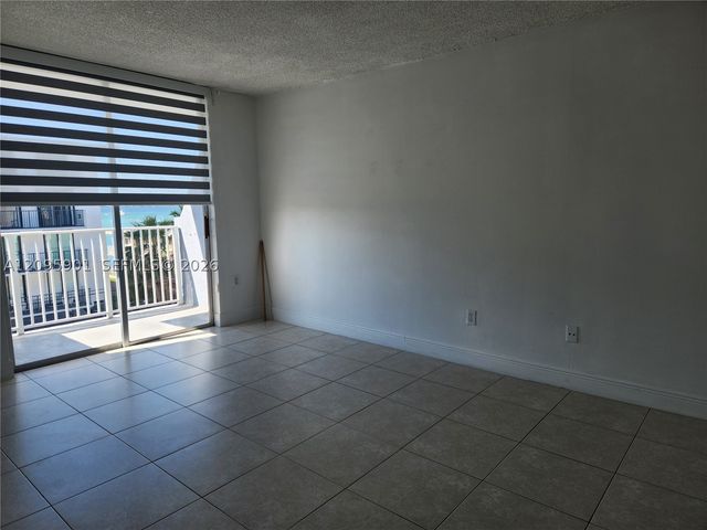 1801 S Treasure Dr 419, North Bay Village, FL 33141
