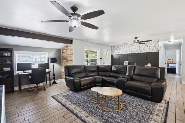 135 CARACAS ROAD, Debary, FL 32713