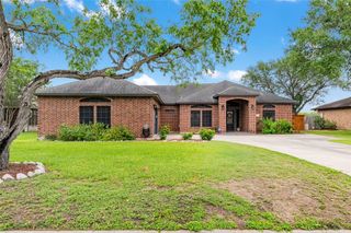130 Saint Anthony Dr, Sinton, TX 78387