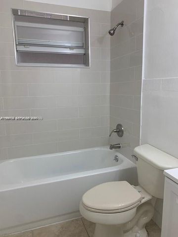 3050 NW 8th Pl, Fort Lauderdale, FL 33311