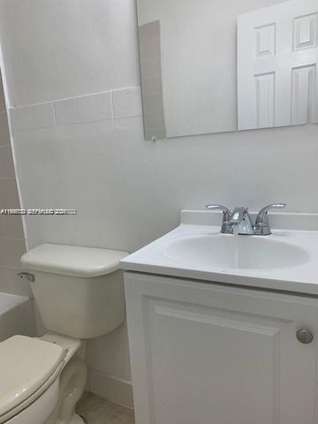 3050 NW 8th Pl, Fort Lauderdale, FL 33311