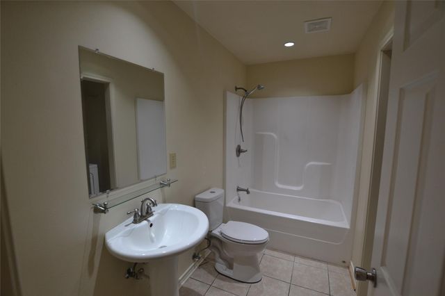 253 Old Groveton Road S, Onalaska, TX 77360