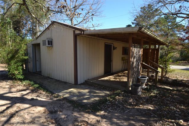 253 Old Groveton Road S, Onalaska, TX 77360