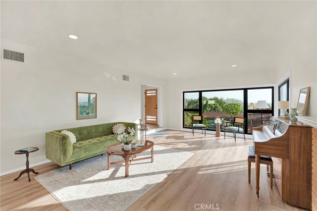 195 Anita Drive, Pasadena, CA 91105