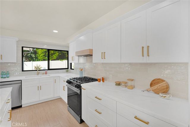 195 Anita Drive, Pasadena, CA 91105