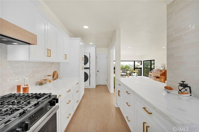 195 Anita Drive, Pasadena, CA 91105