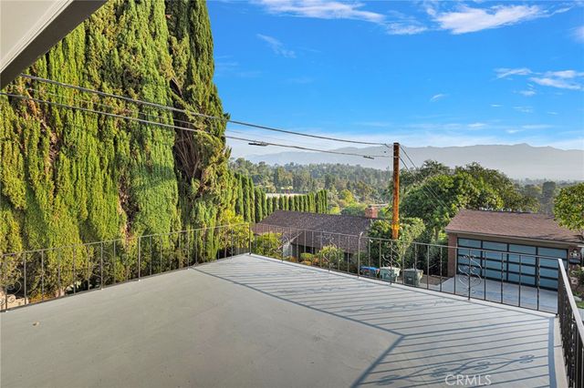 195 Anita Drive, Pasadena, CA 91105