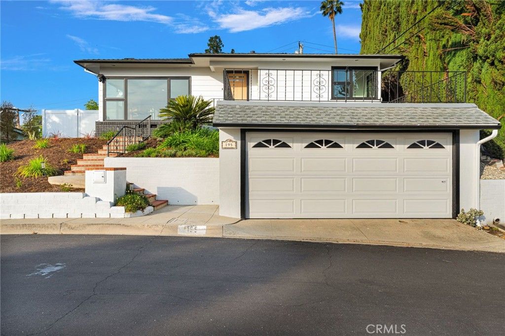 Image 2 of property listing at 195 Anita Drive, Pasadena, CA 91105