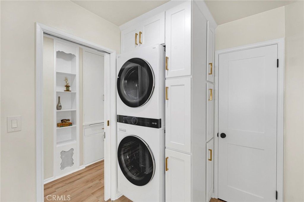 Image 23 of property listing at 195 Anita Drive, Pasadena, CA 91105