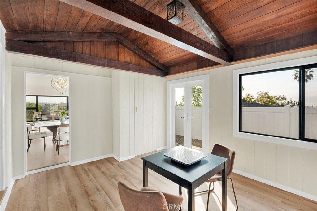 Image 25 of property listing at 195 Anita Drive, Pasadena, CA 91105