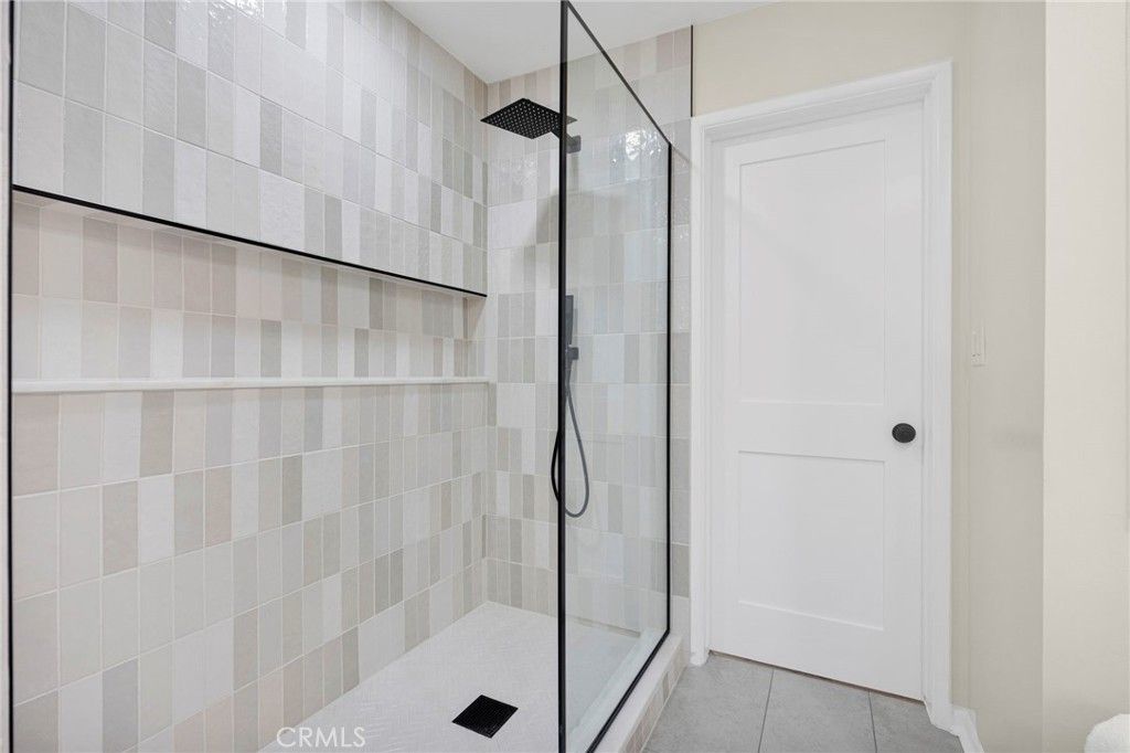 Image 35 of property listing at 195 Anita Drive, Pasadena, CA 91105