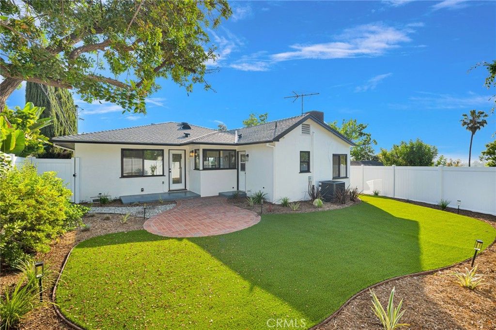 Image 39 of property listing at 195 Anita Drive, Pasadena, CA 91105