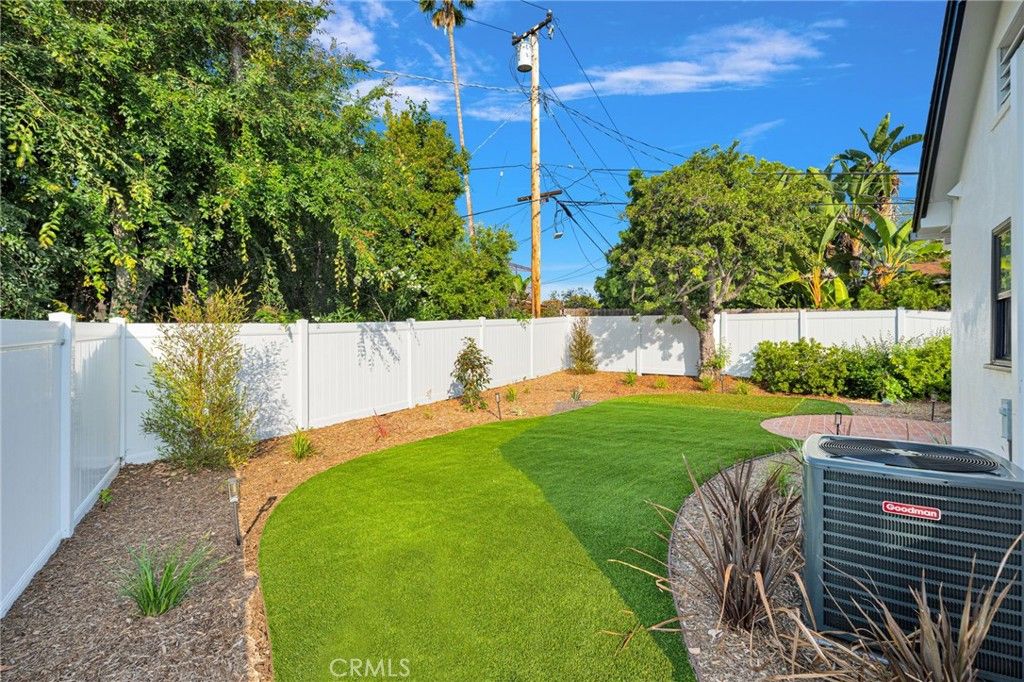 Image 41 of property listing at 195 Anita Drive, Pasadena, CA 91105