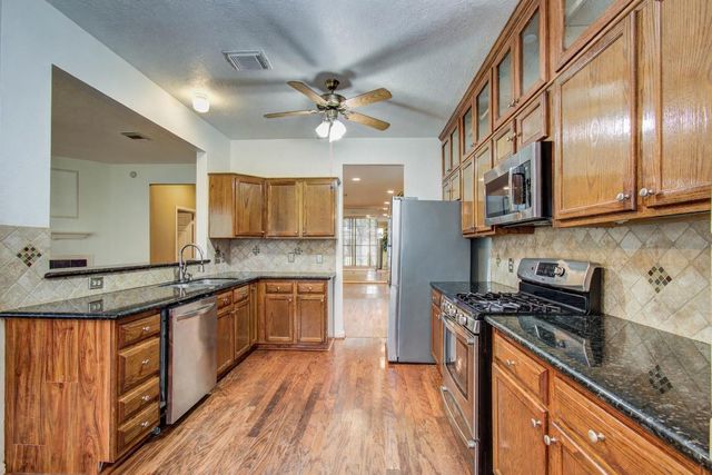 16218 Ruffian Drive, Friendswood, TX 77546