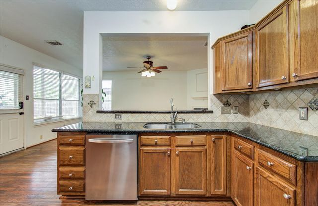 16218 Ruffian Drive, Friendswood, TX 77546