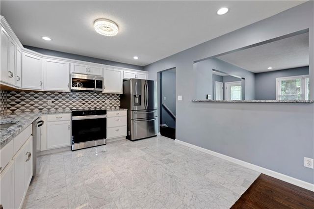 7404 Willow Avenue, Raytown, MO 64133