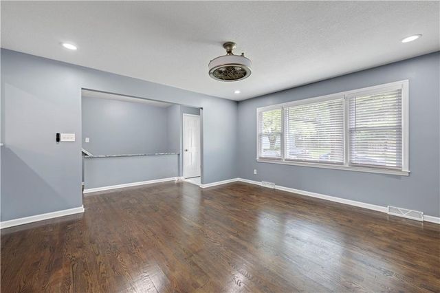 7404 Willow Avenue, Raytown, MO 64133