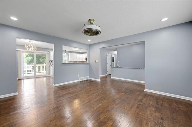 7404 Willow Avenue, Raytown, MO 64133