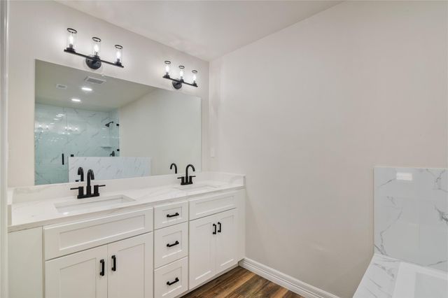 1622 Hollow Hook Road, Houston, TX 77080
