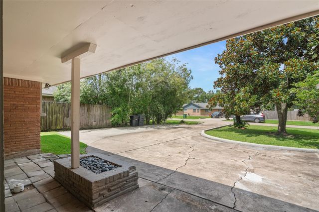 1622 Hollow Hook Road, Houston, TX 77080