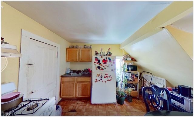 157 N 14Th St, East Orange City, NJ 07017