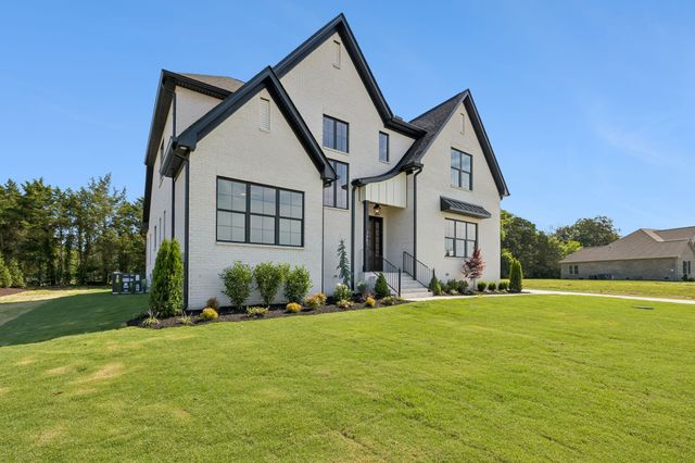 1501 Martha Washington Way, Murfreesboro, TN 37130