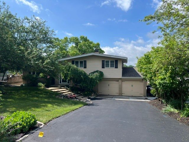 585 Killarney Pass Circle, Mundelein, IL 60060