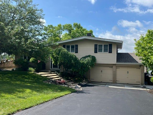 585 Killarney Pass Circle, Mundelein, IL 60060
