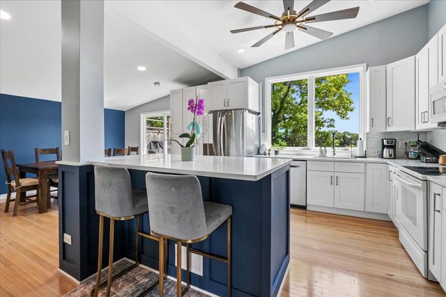 585 Killarney Pass Circle, Mundelein, IL 60060