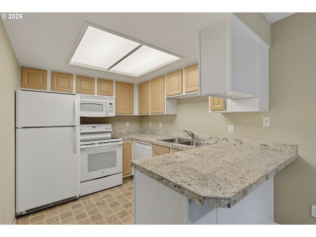 9380 Sw 146TH Ter M2, Beaverton, OR 97007