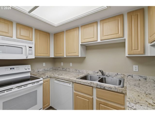9380 Sw 146TH Ter M2, Beaverton, OR 97007