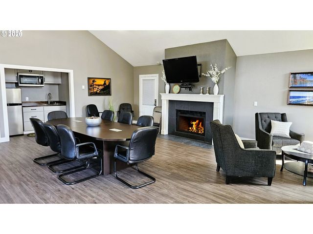 9380 Sw 146TH Ter M2, Beaverton, OR 97007