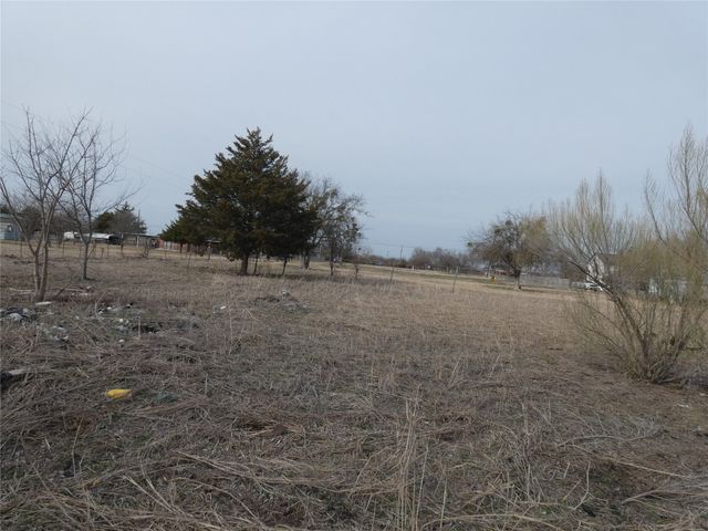 632 E Reindeer Road, Lancaster, TX 75146
