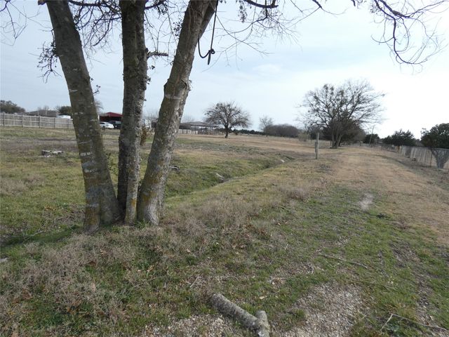 632 E Reindeer Road, Lancaster, TX 75146