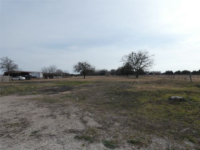 632 E Reindeer Road, Lancaster, TX 75146