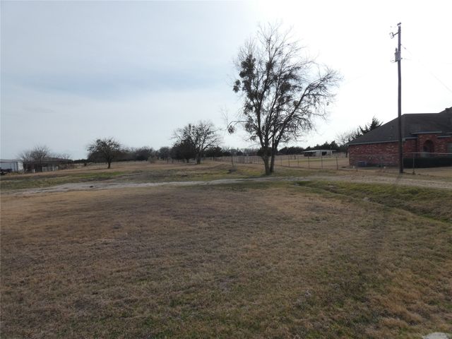 632 E Reindeer Road, Lancaster, TX 75146
