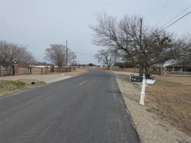 632 E Reindeer Road, Lancaster, TX 75146