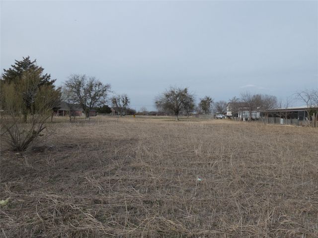 632 E Reindeer Road, Lancaster, TX 75146